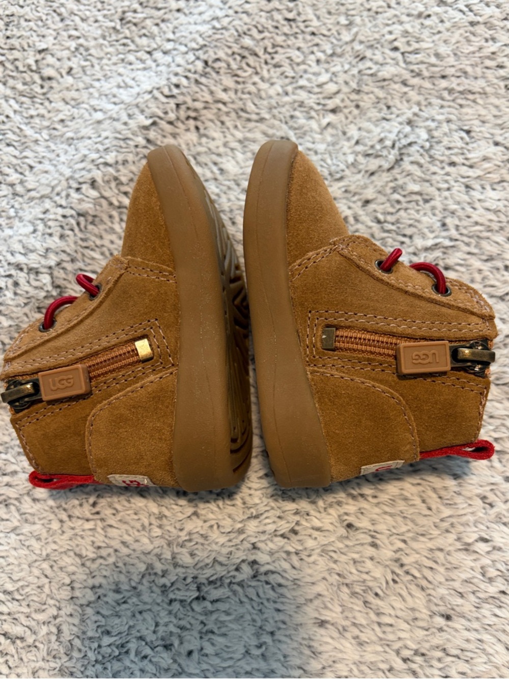 UGG Infant Kristjan Chukka Boots in Chestnut Size 2 - Picture 3 of 8